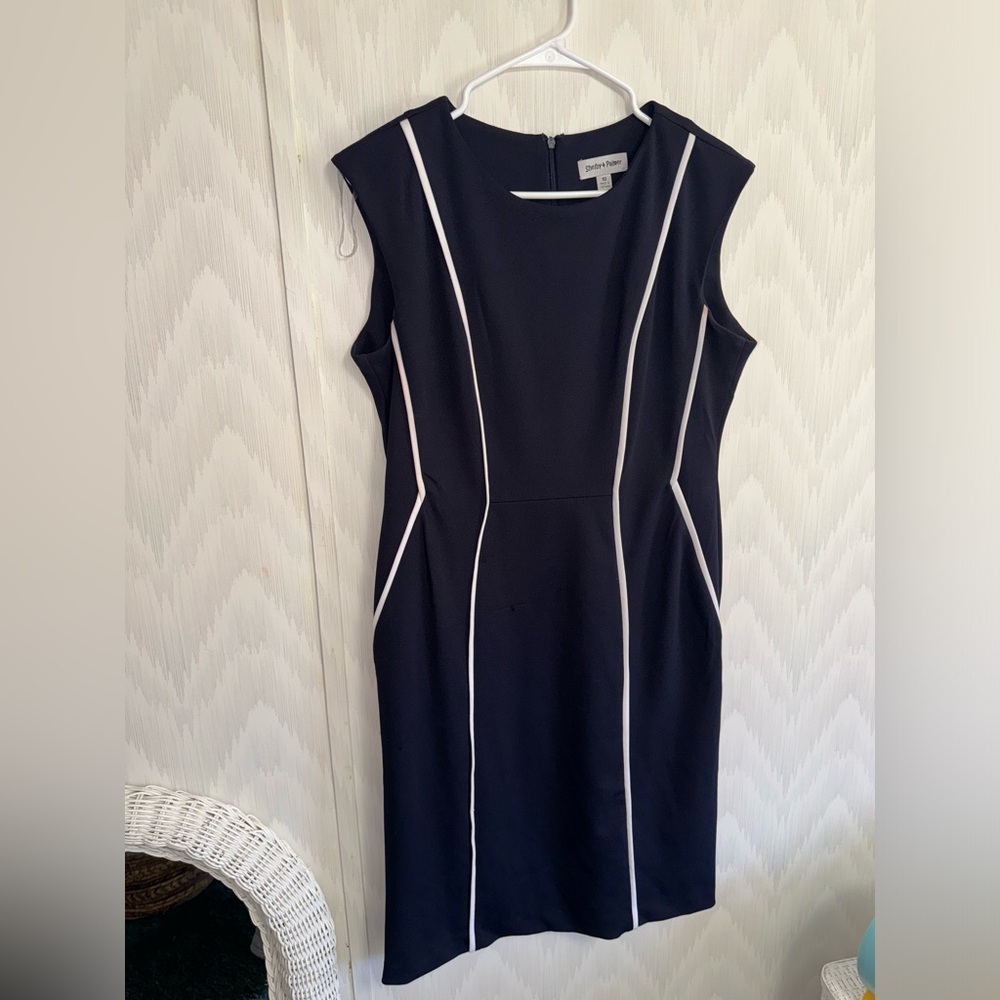 Chic Black and White Sheath Dress